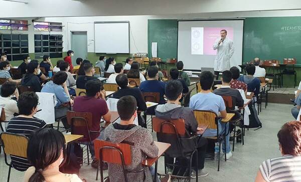 Clase inaugural en Medicina - UNA 2022 •