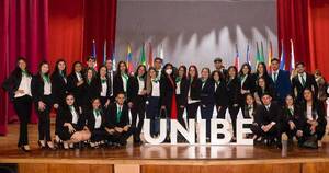La Nación / Unibe realizó acto de compromiso de universitarios