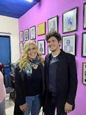 Precandidato a diputado se declaró homosexual en un acto público
