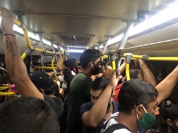 Agentes del Grupo Lince detuvieron a pareja dedicada a robar en los colectivos