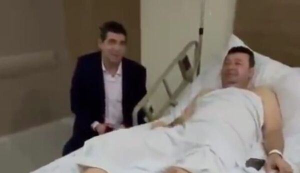Freddy D’Ecclesiis recibió visita de Hugo Velázquez en el hospital tras accidente - Nacionales - ABC Color