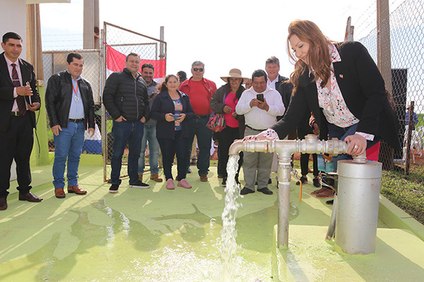 Inauguran sistemas de agua potable en Itakyry y Santa Fe del Paraná - Noticde.com