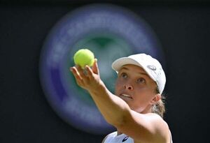 La polaca Iga Swiatek sigue en la cima del tenis femenino pese a caer en Wimbledon