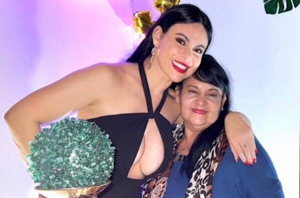 Crónica / Ana Ríos hizo farrear a su familia por su cumple