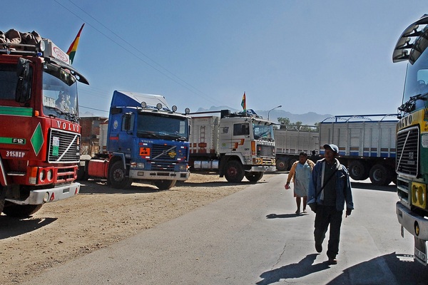 Paro de transportistas pierde fuerza en Perú, tras un acuerdo con los gremios - MarketData