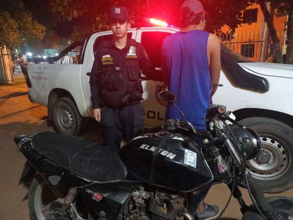 Del Bolt “patrulla” a los taxistas vengadores: capturan a ladrón que intentó robar una moto - Policiales - ABC Color