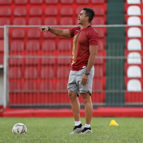 Iván Almeida asume el mando en Tacuary - Fútbol - ABC Color