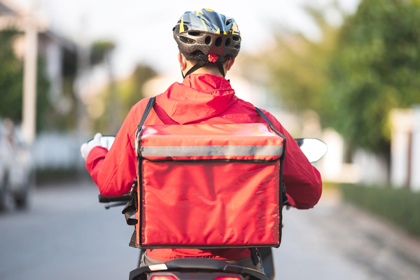 Deliverys de Alto Paraná reclaman un aumento del monto cobrado por servicio - La Clave