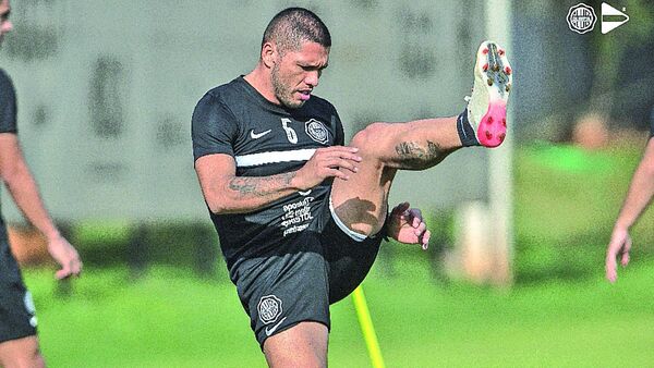 Olimpia y su batalla de dos frentes