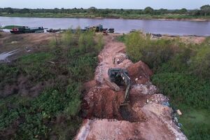 Armada destruye accesos utilizados presuntamente para contrabando en Itá Enramada - Nacionales - ABC Color