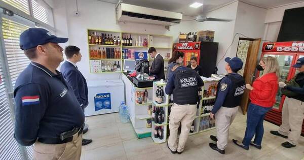 La Nación / Detienen a una pareja por presunta estafa de G. 1.100 millones contra cadena de minimercado