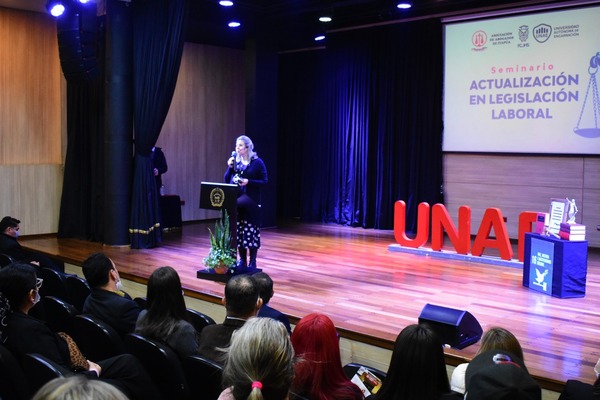 UNAE PRESENTA NUEVA ESPECIALIZACIÓN EN DERECHO LABORAL Y SEGURIDAD SOCIAL