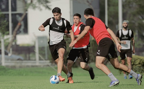 Libertad juega su pase a cuartos ante Paranaense