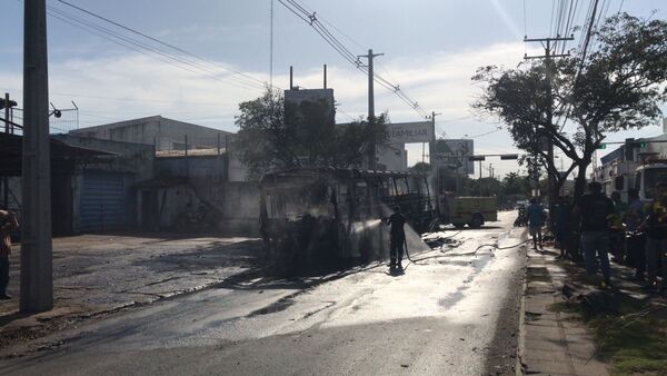 Diario HOY | Tras incendio de bus, vendedor perdió G. 1 millón en frutas