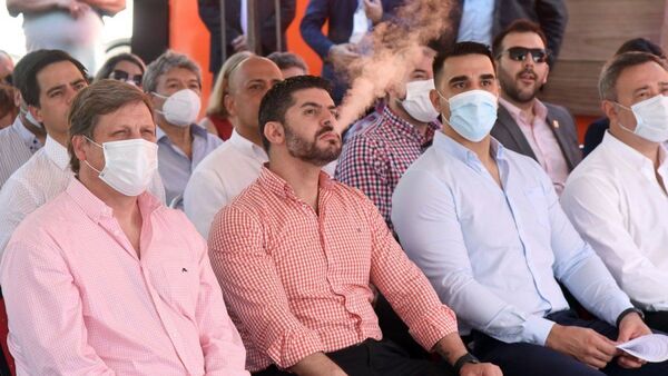 Nenecho revela "chupada de medias" de funcionarios con altos salarios