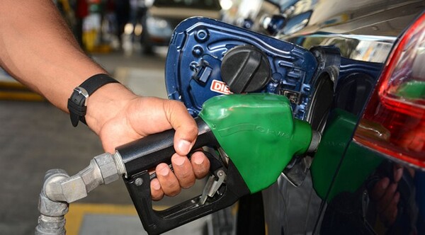Fiscalizan cantidad y calidad de combustibles en estaciones de servicios | 1000 Noticias