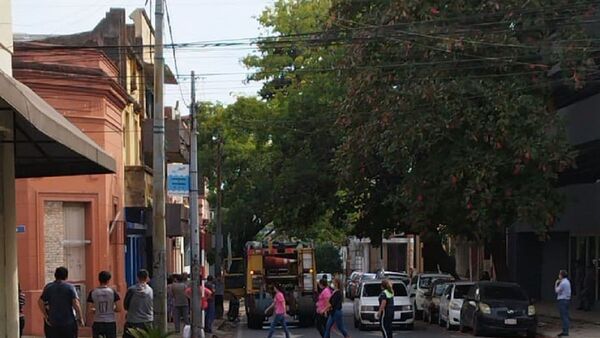 Incendio de un edificio deja un hombre herido en Asunción