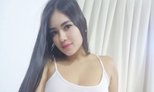 Diario HOY | Laurys Dyva regaló compras de supermercado a una mujer de escasos recursos