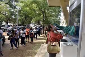 Hisopados por covid: denuncian falta de desinfección en puestos de testeo - Nacionales - ABC Color
