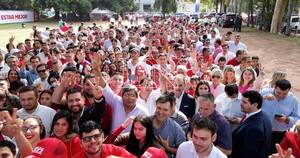 La Nación / Unas 6.000 personas saludaron a Horacio Cartes por su cumpleaños