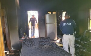 Prendieron fuego a vivienda tras entrar a robar