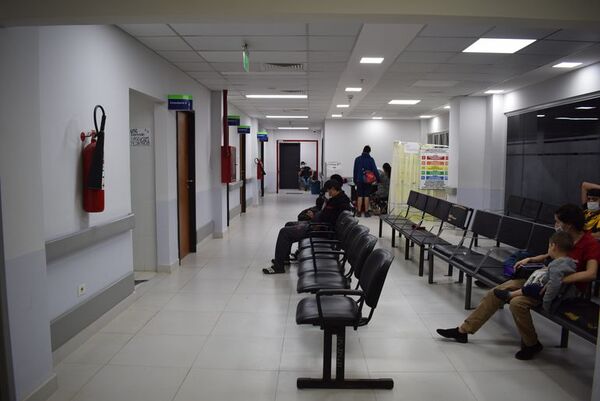 A tres años del inicio de la obra en el IPS de Luque se habilitó parcialmente nuevo pabellón - Nacionales - ABC Color