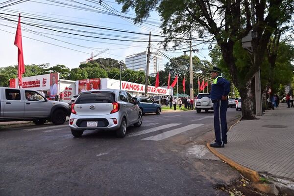 “Nenecho” no desafió a ningún cartista que violó ley de tránsito frente al PC de HC - Nacionales - ABC Color