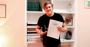 La Nación / Guitarrista paraguayo creó sistema de seguridad para guitarras y bajos