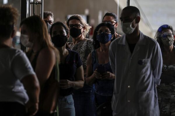 Brasil suma casi 400 muertes por covid-19 y vuelve a niveles de marzo - Mundo - ABC Color