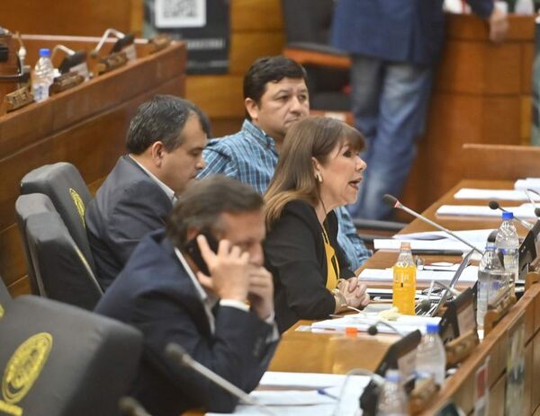 Polémica por declaración de interés social de la vivienda del Pa’í Coronel - Política - ABC Color