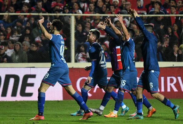 Nacional avanza a cuartos de final y puede enfrentar a Olimpia - Fútbol Internacional - ABC Color