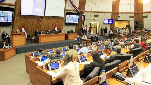 Diputados se ratifica en incorporar educación cooperativa en malla curricular del MEC