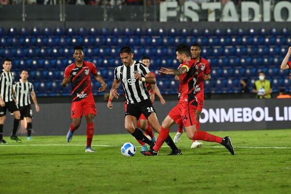 Libertad vs. Athletico Paranaense: el gumarelo queda fuera tras el empate en el Defensores - Libertad - ABC Color