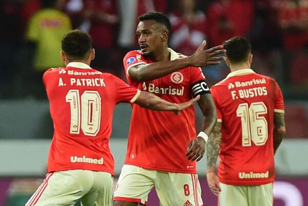 Inter destroza a Colo Colo y pasa a cuartos tras una remontada épica - Fútbol Internacional - ABC Color
