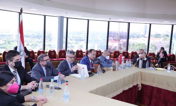 Iraníes se reunieron con vinculados al hampa y llevaron cigarrillos de HC - Política - ABC Color