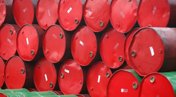 Precio del petróleo cae 9,45% y se fija en 99,50 dólares el barril