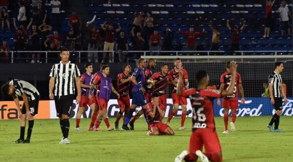 Adiós a la Copa: Libertad deja escapar el triunfo sobre la hora ante Paranaense