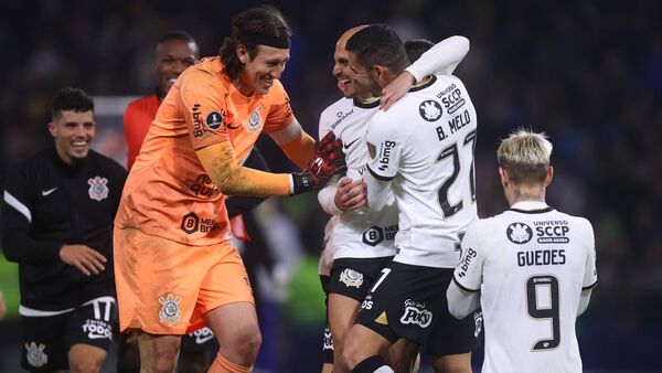 Boca Juniors cae en penales y Corinthians pasa