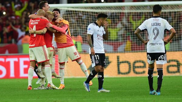 Inter destroza a Colo Colo y pasa a cuartos