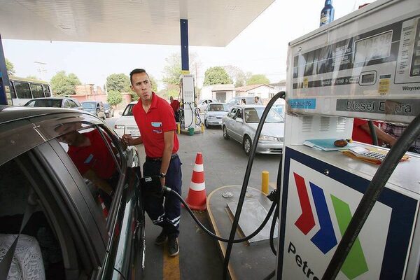 Constatan irregularidades en estación de servicio: “Por cada 20 litros, medio litro menos”