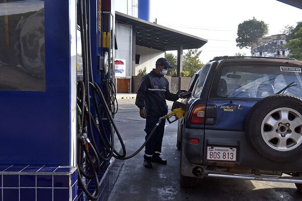 Petropar no subirá aún combustibles: precios se mantendrían hasta fines de julio - Economía - ABC Color