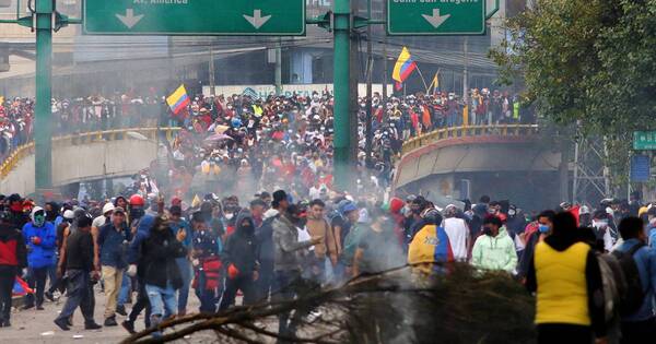 La Nación / Estiman pérdidas por US$ 1.000 millones en Ecuador tras protestas