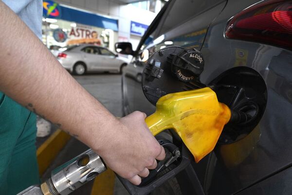 Combustible: “Tiene que haber un reajuste”  - Economía - ABC Color