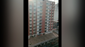 Diario HOY | Vecinos piden intervención de edificio abandonado: "Los ladrones lo están desvalijando"