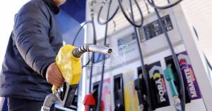La Nación / Combustible: “Es tener caro o no tener”, advierten ante inminente reajuste