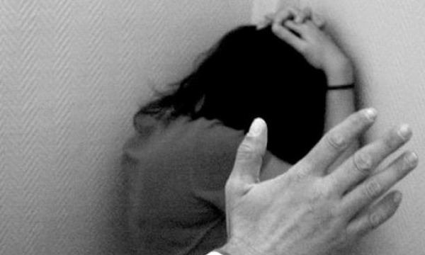 Una mujer se encuentra grave y su pareja dice ‘‘haberse caído al tender la ropa’’ - OviedoPress