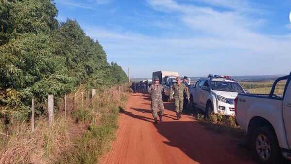 Desalojo moviliza a gran cantidad de policías en Guayaibí