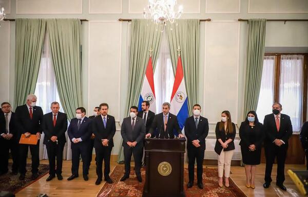 Reducción de impuestos y ampliación de programas sociales para mitigar crisis económica