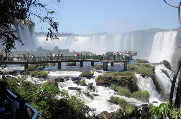 Foz de Yguazú se prepara para la temporada alta de turismo - La Clave