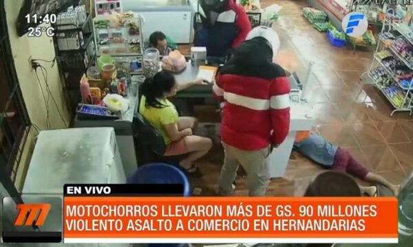 Motochorros robaron más de G. 90 millones de un comercio | Telefuturo